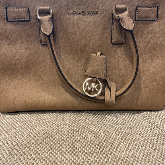 Michael Kors - Picture 5 of 5